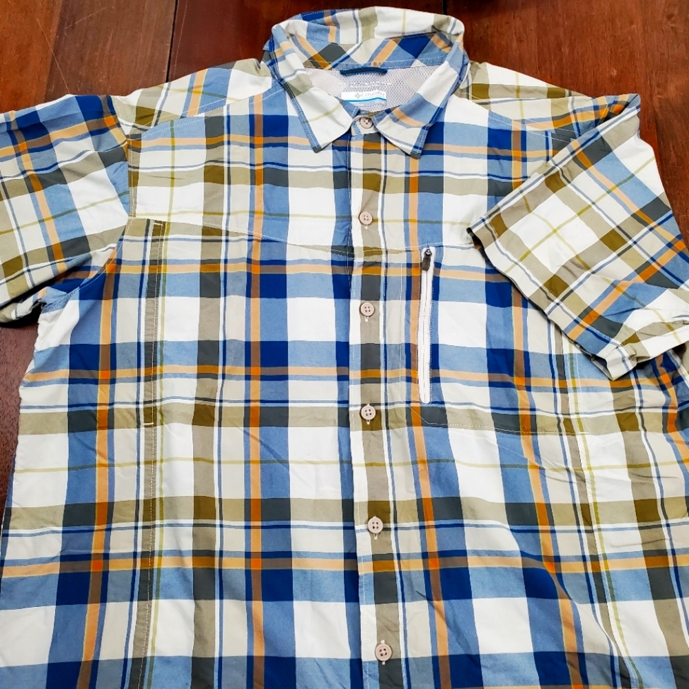 Men’s Columbia Omni Shade Blue Tan Check Short Sleeve Button Up Size XL Nylon